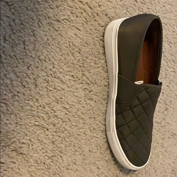 COPY - Steve Madden Shoes - Picture 2 of 3